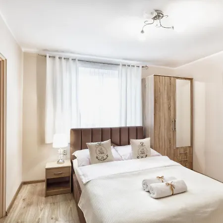 Kapitańska I Marynarska 3* Łeba
