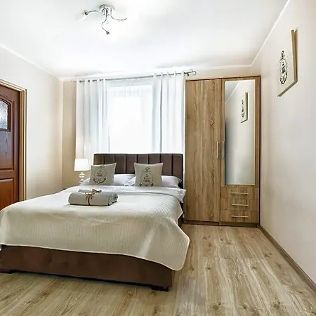 Kapitanska I Marynarska 3* Leba
