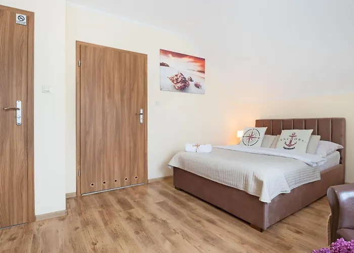 Kapitańska I Marynarska 3* Łeba